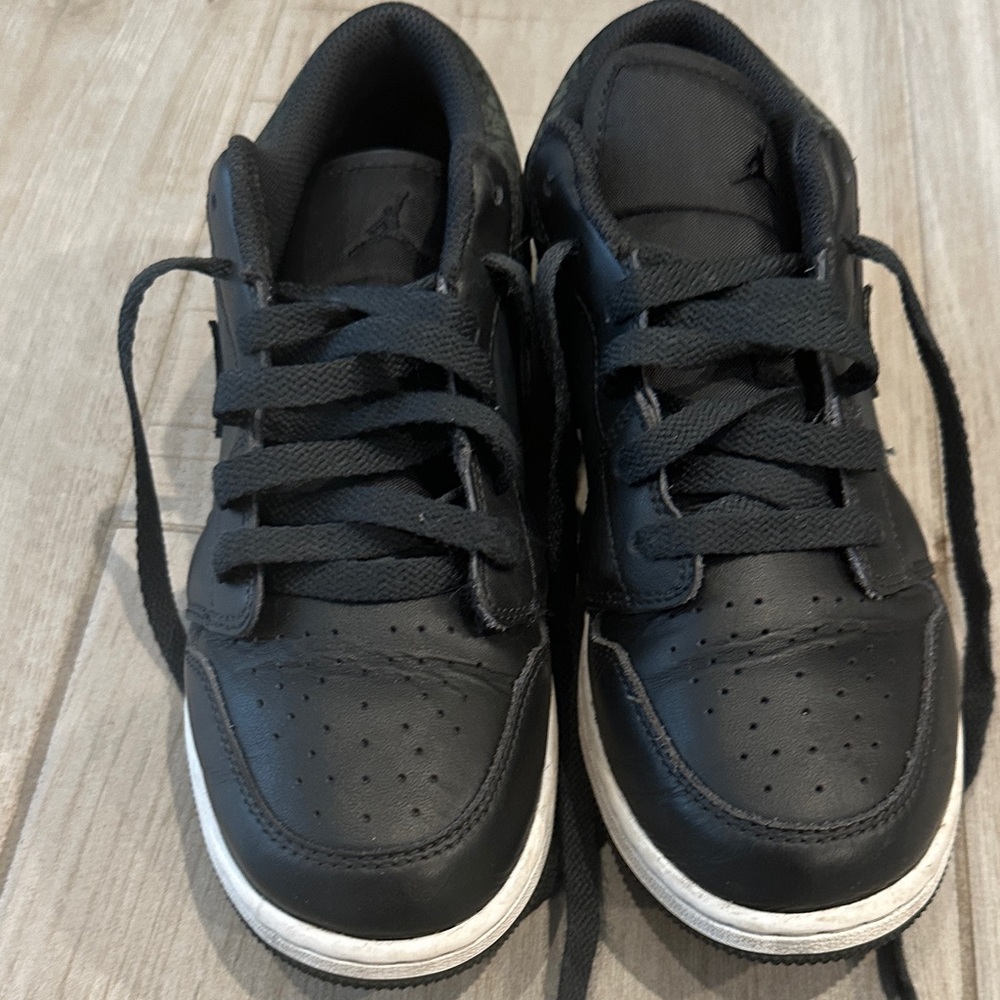Nike Kids Black and White Sneakers